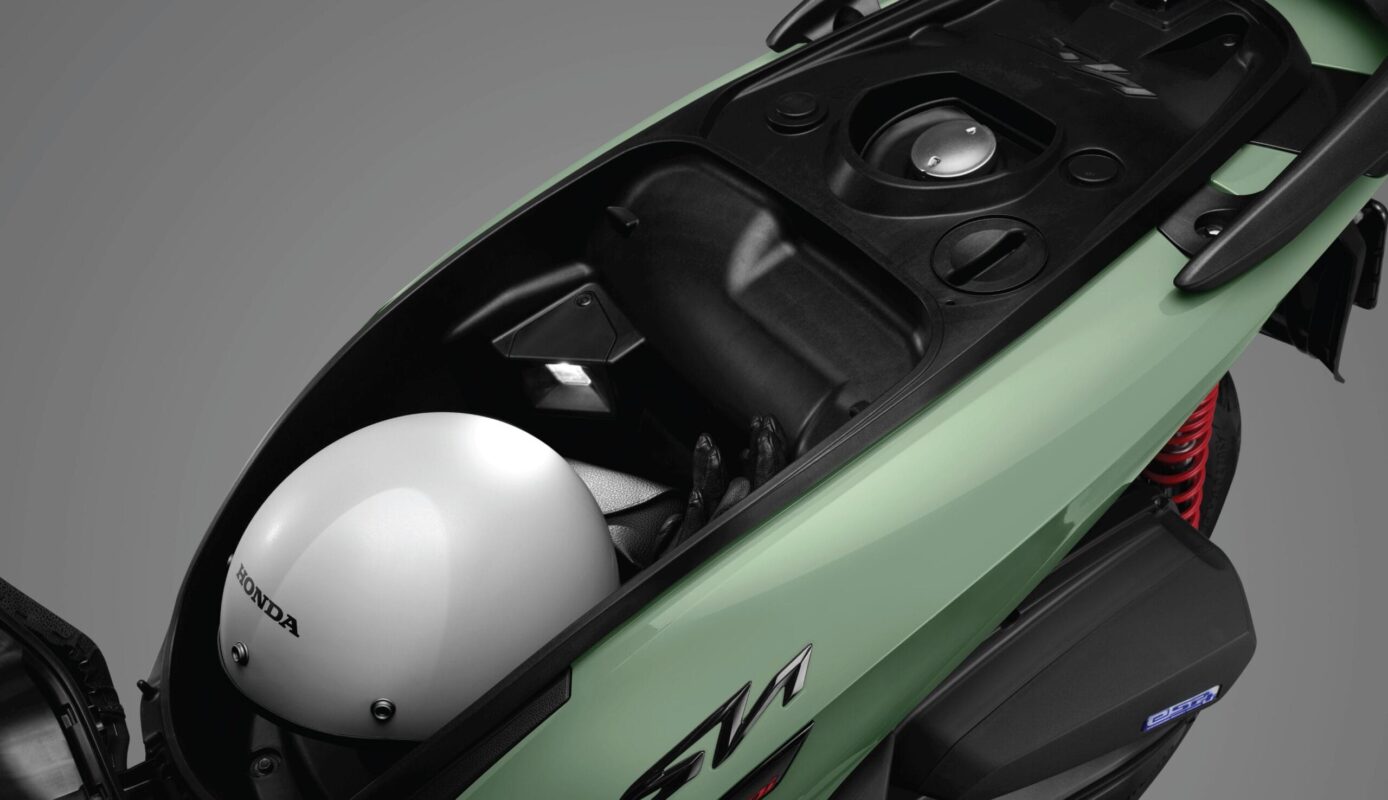 Honda SH350i với cốp xe rộng rãi