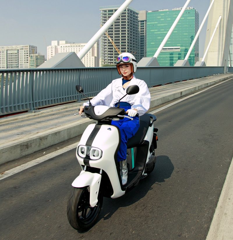 Bao nhiêu tuổi lái xe máy điện hợp pháp?