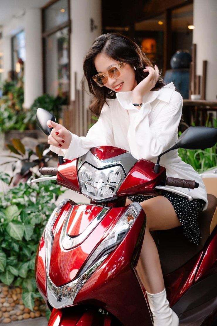 doi-net-ve-dong-xe-honda-lead-cao-cap