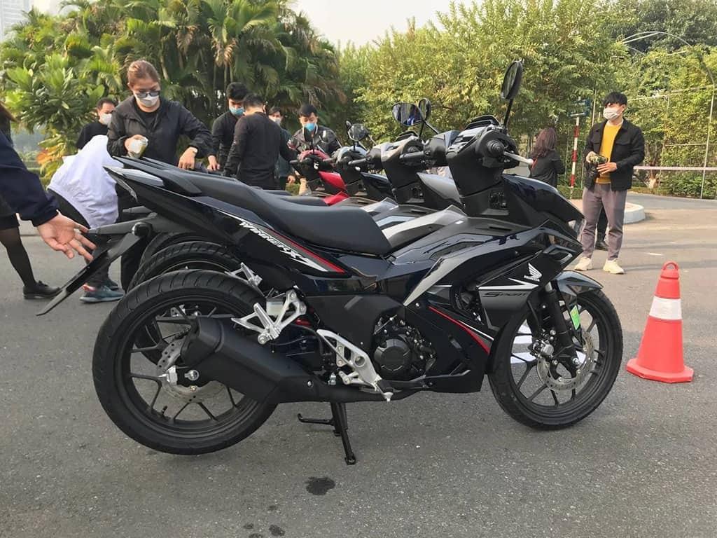 doi-net-ve-dong-xe-honda-winner-x-abs-cao-cap