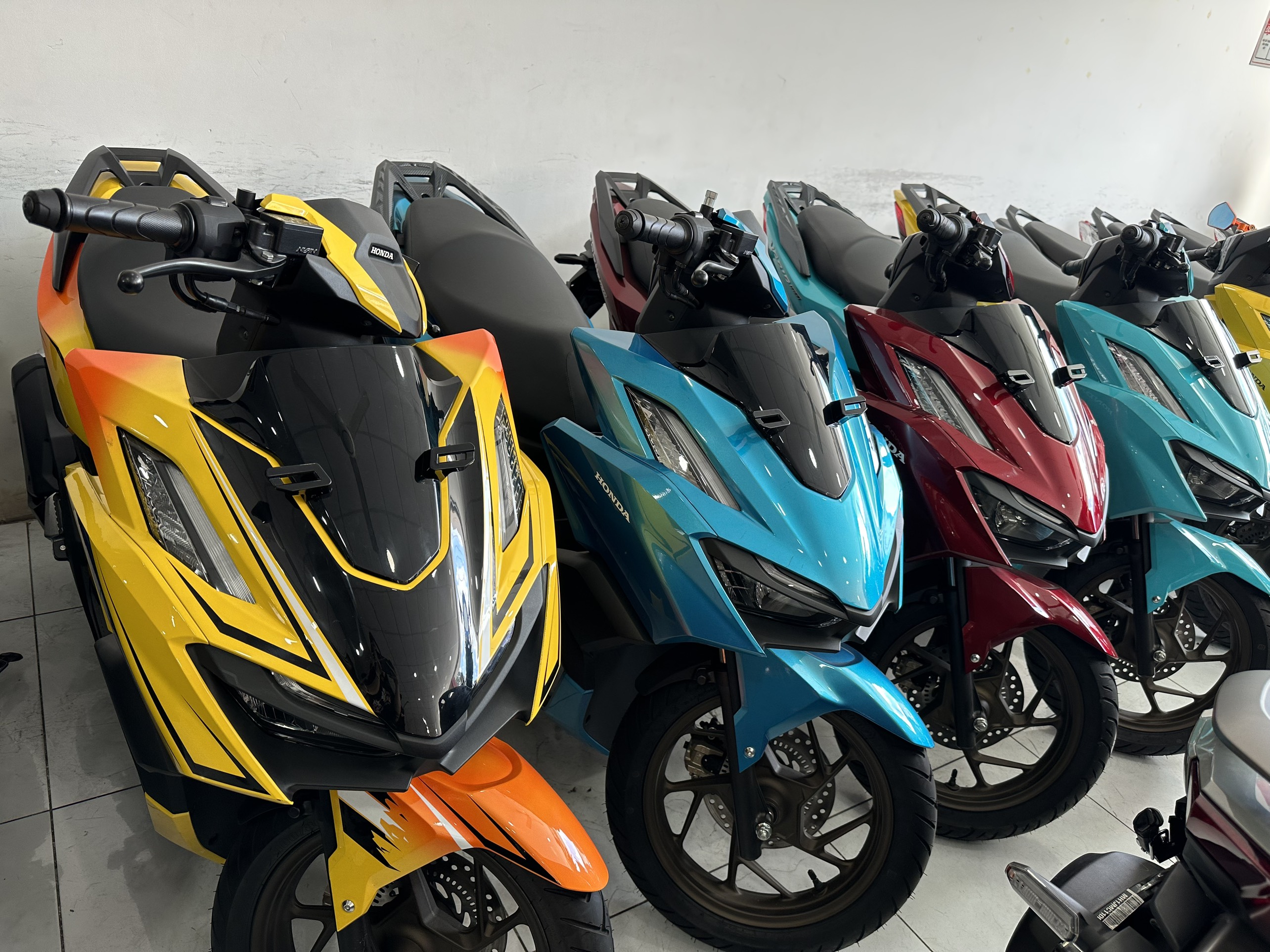xe-honda-vario-160-cbs-nhap-khau